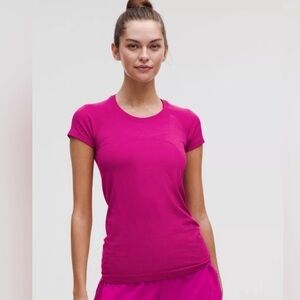 lululemon athletica swiftly tech 2.0 womens Short Sleeve Crewneck Tee in Fuchsia